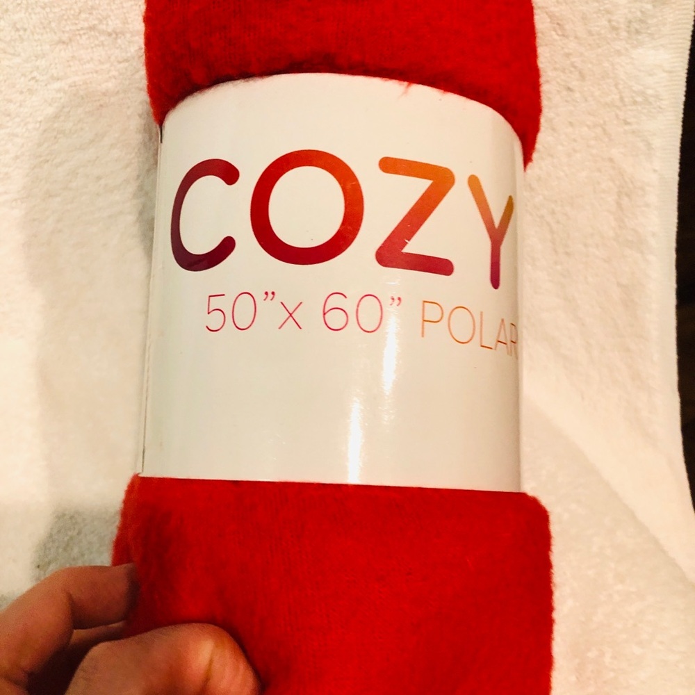 Red Fleece - Picture 3 of 5